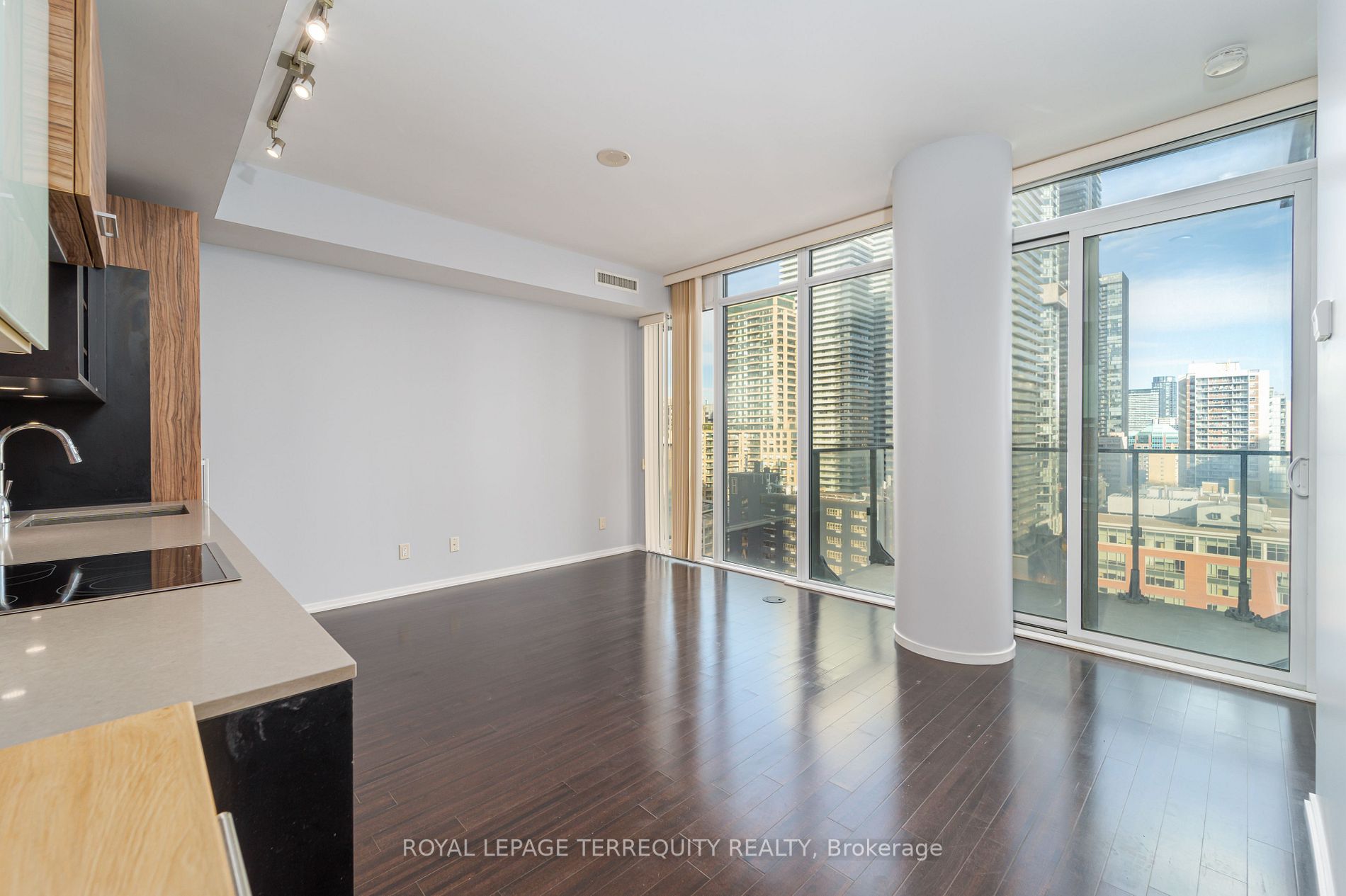 75 st nicholas Street, #1609