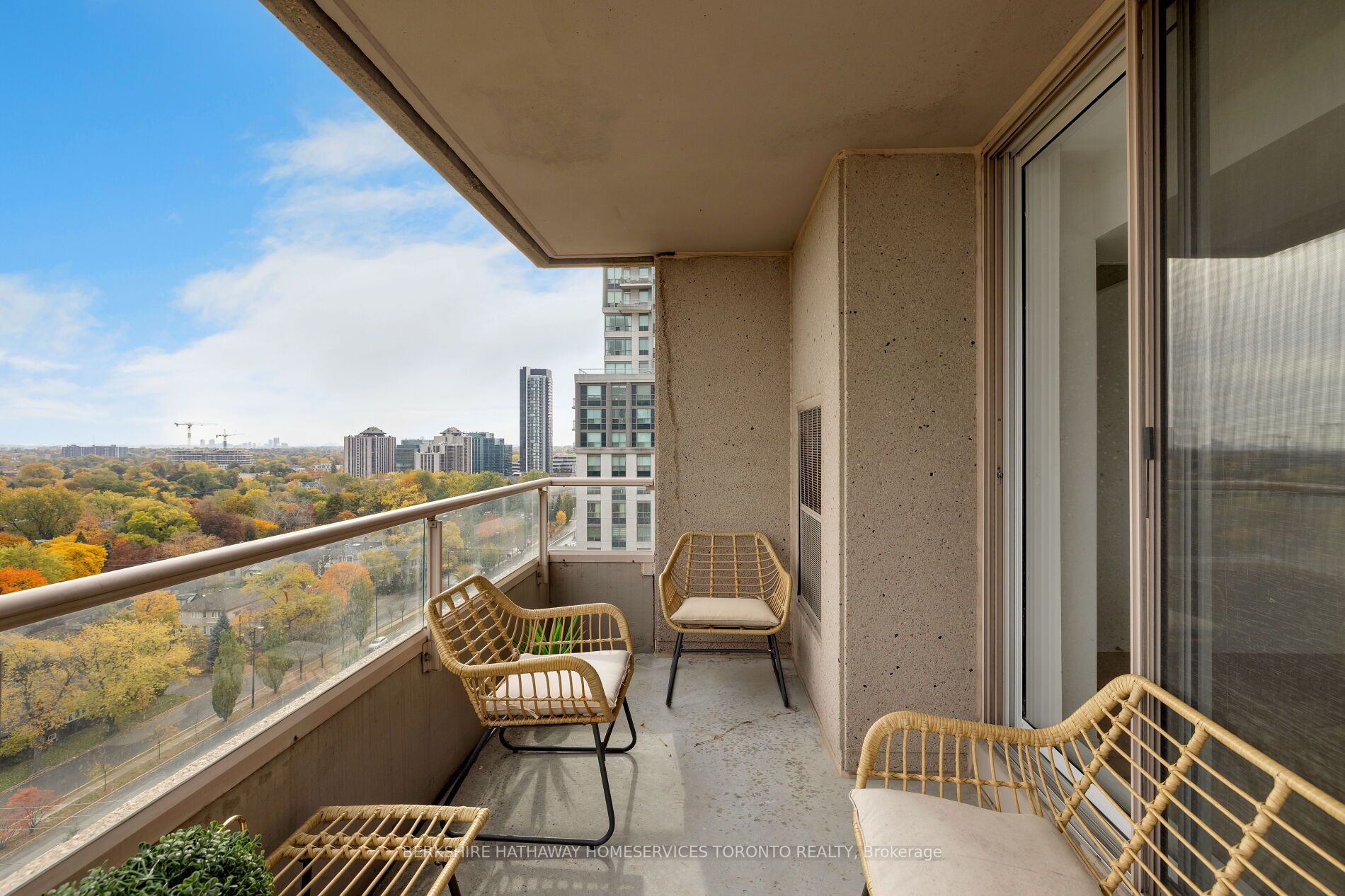 18 Hillcrest Ave, #1602