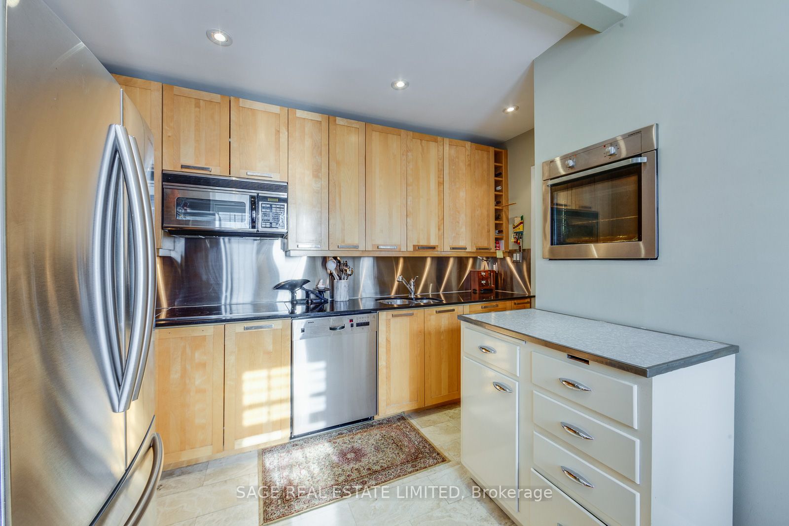 58 Sherwood Ave, #17