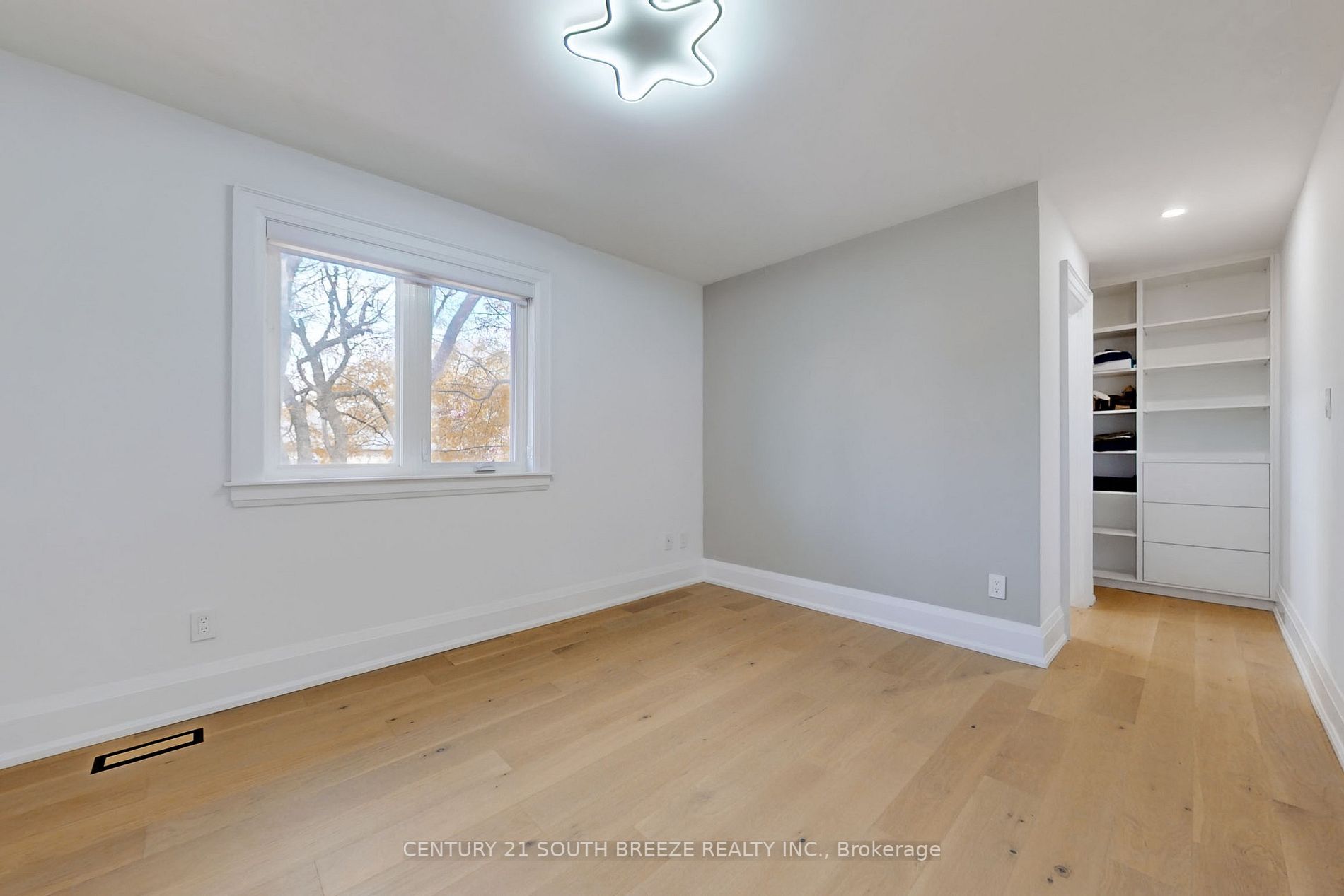 225 Dunview Ave