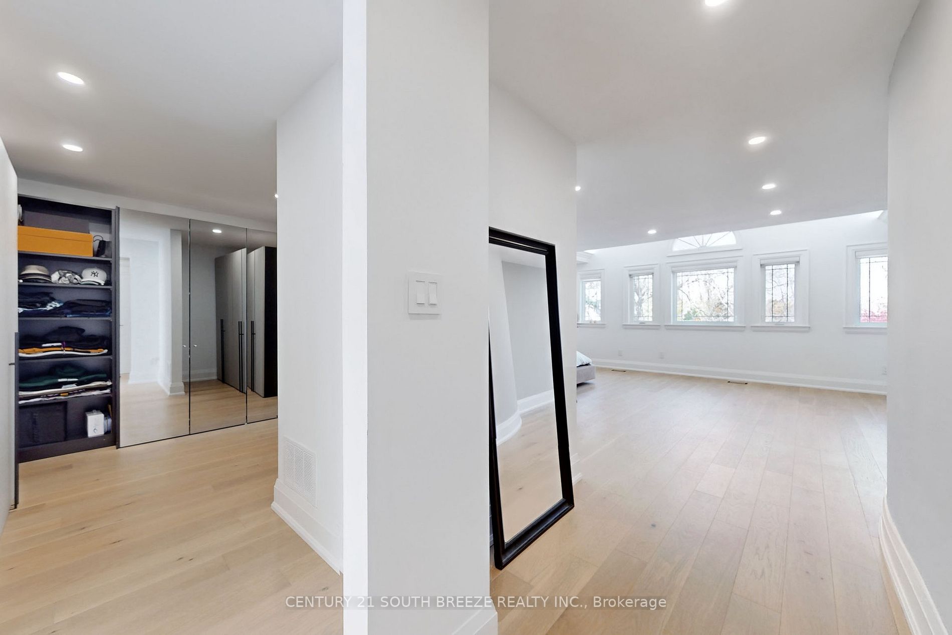 225 Dunview Ave