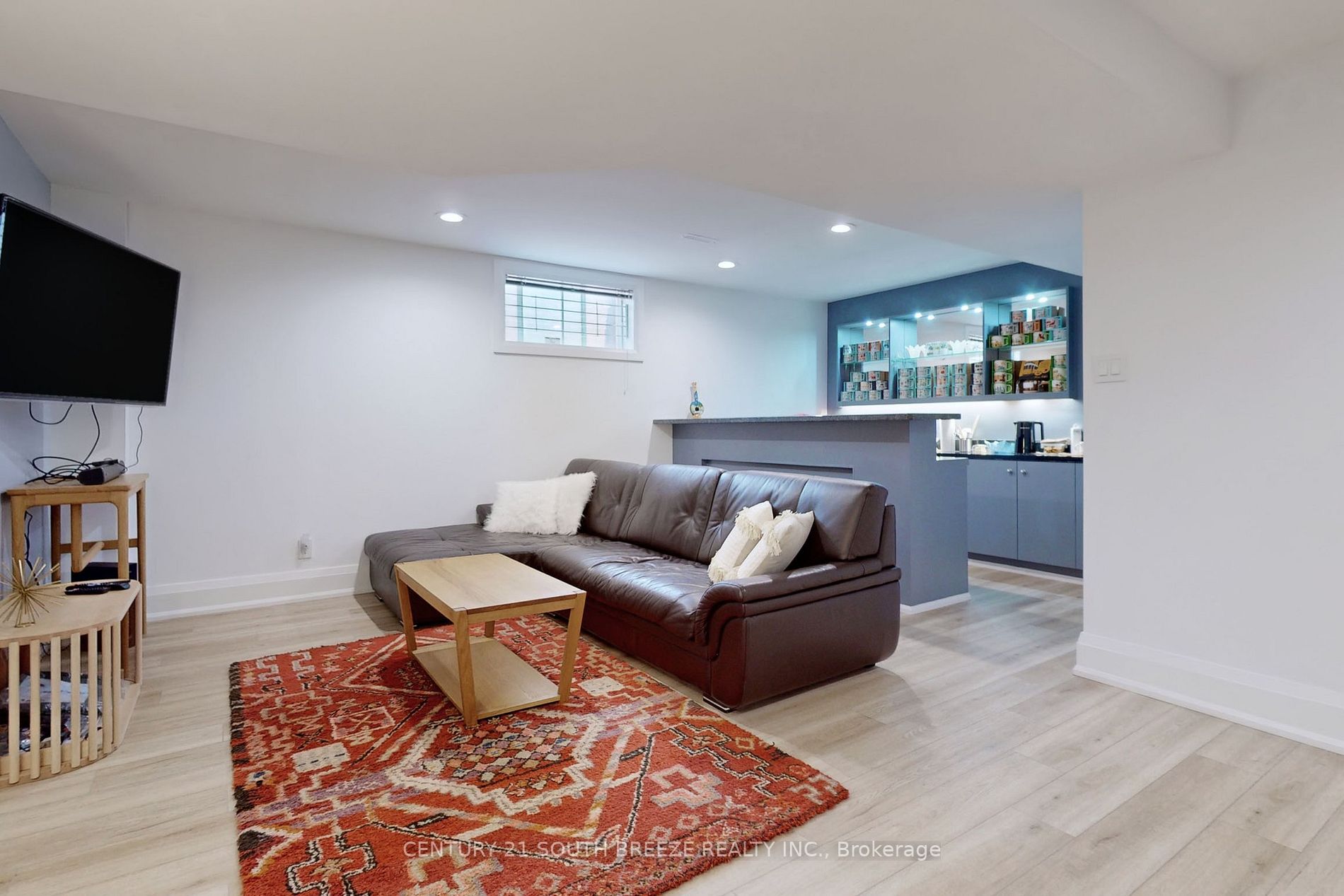225 Dunview Ave