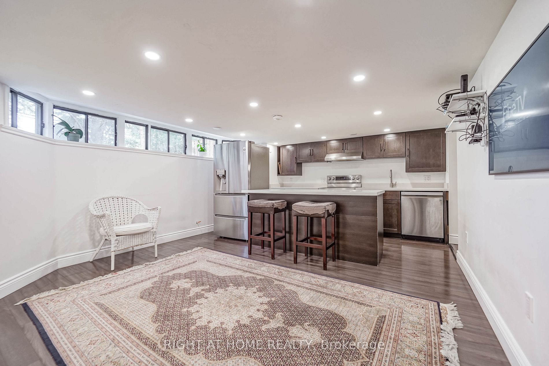 84 Glenvale Blvd