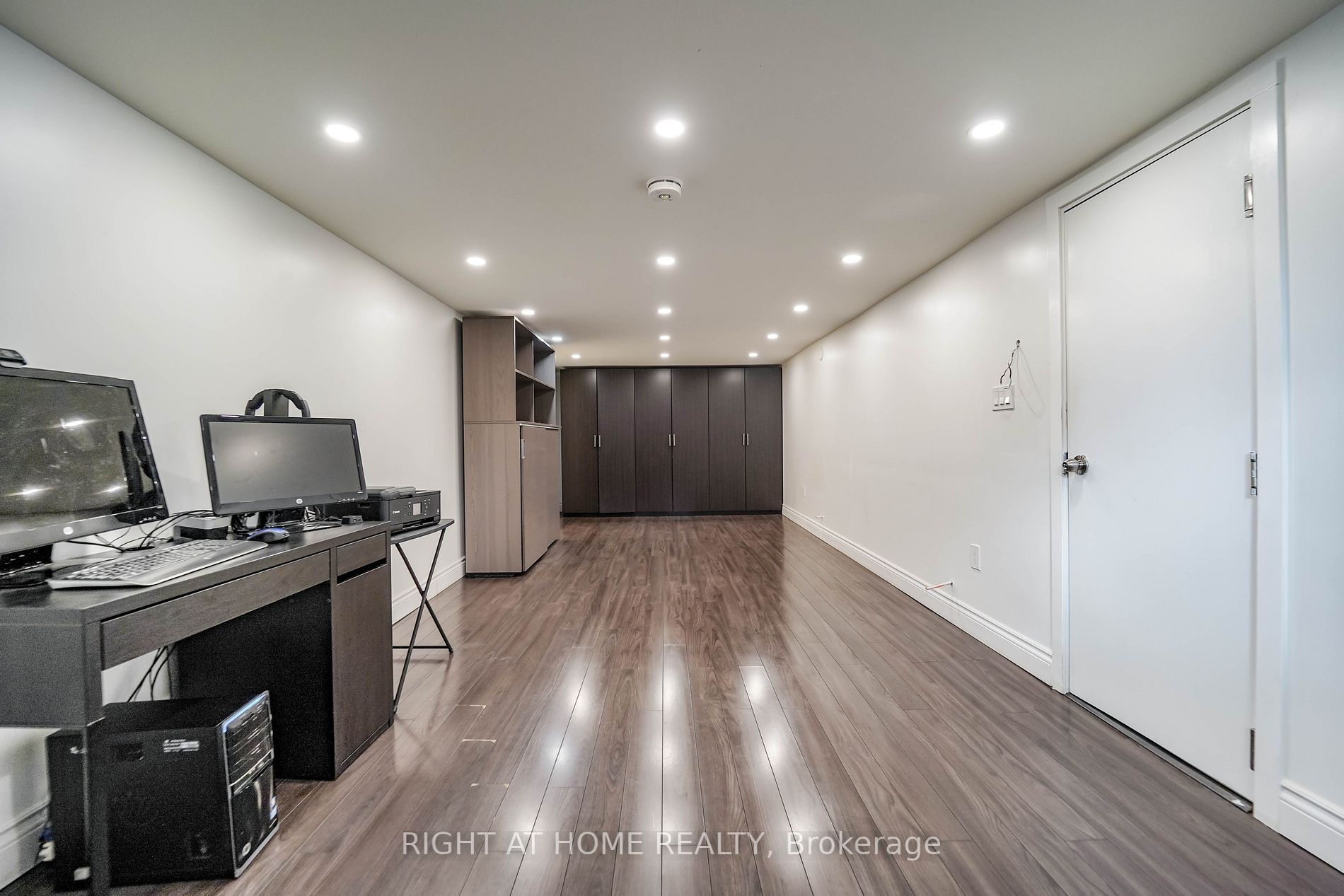 84 Glenvale Blvd