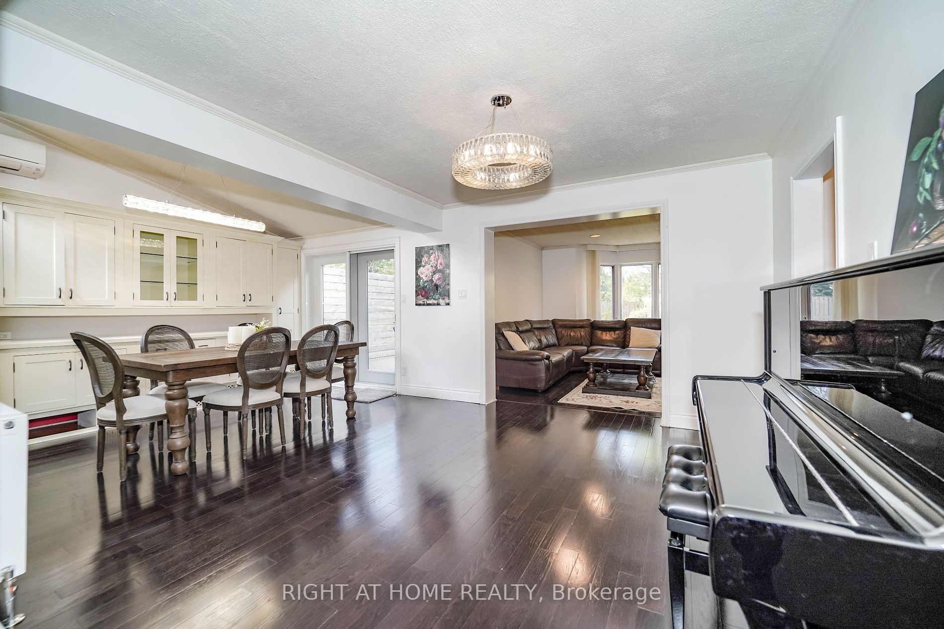 84 Glenvale Blvd