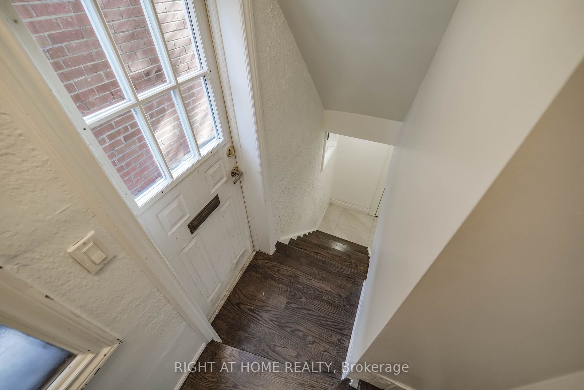 84 Glenvale Blvd