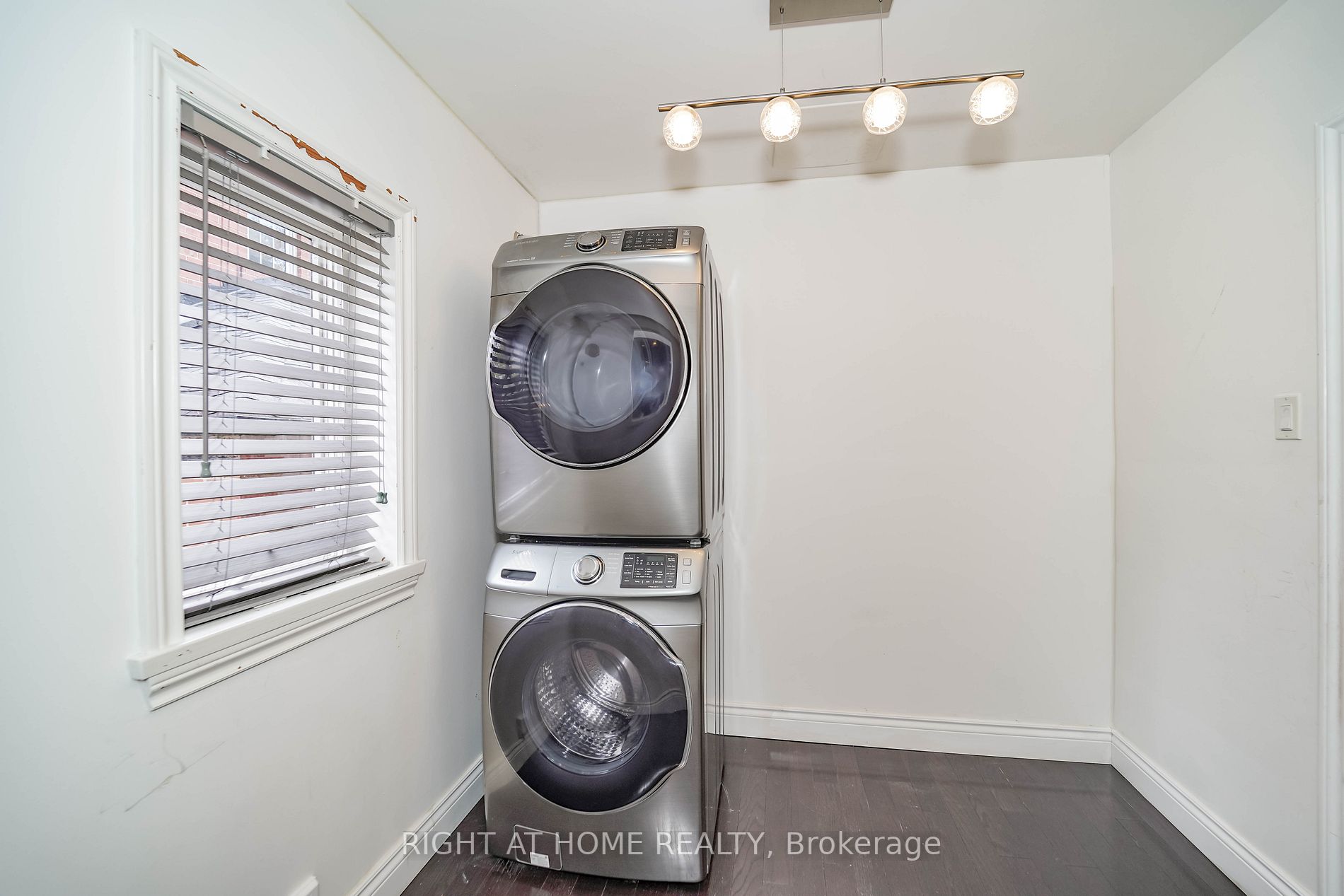 84 Glenvale Blvd
