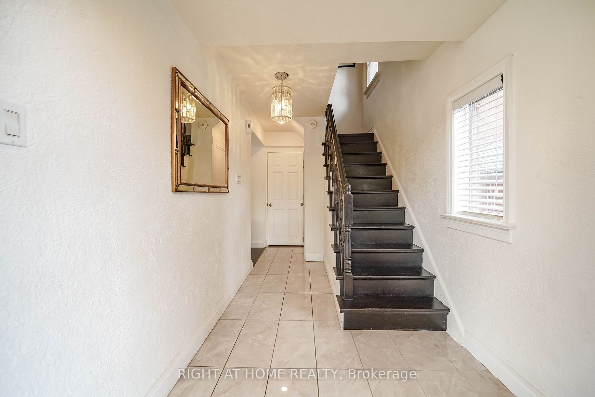 84 Glenvale Blvd