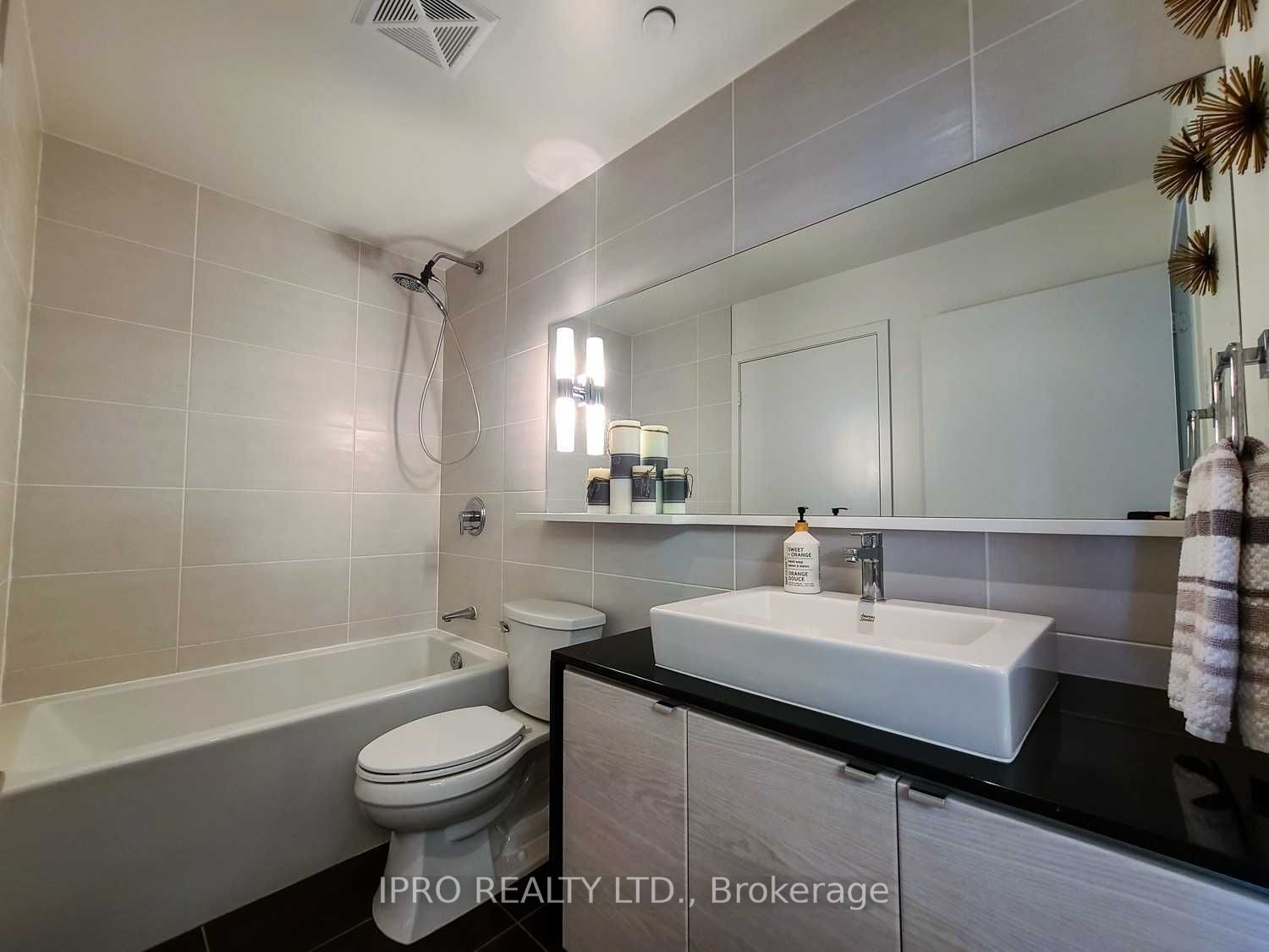 72 Esther Shiner Blvd, #203