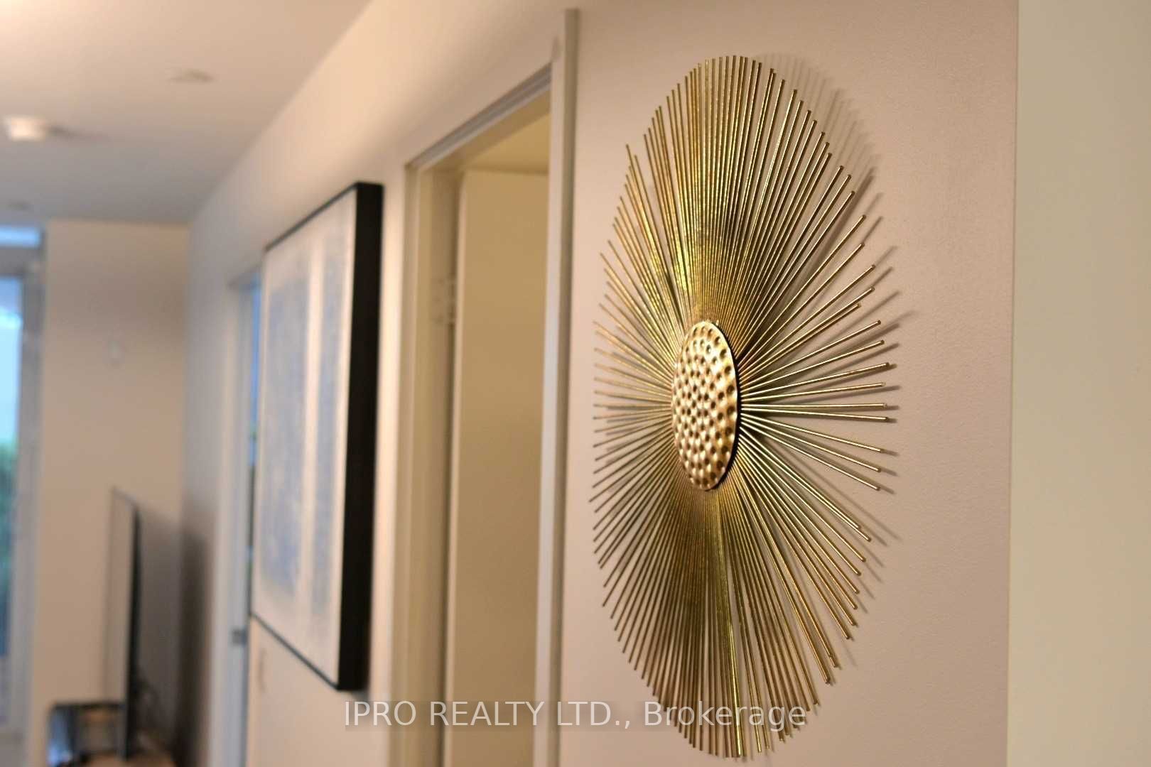 72 Esther Shiner Blvd, #203