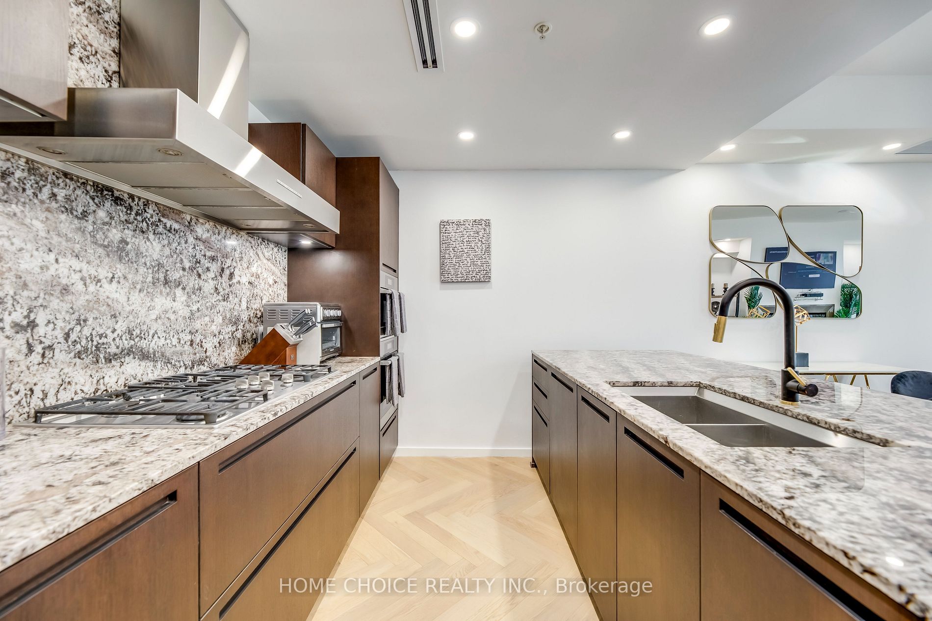 180 University Ave, #2308