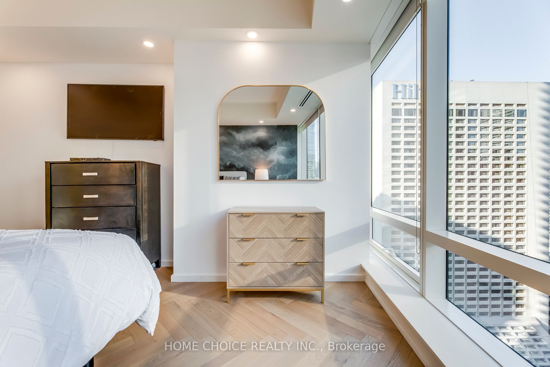180 University Ave, #2308