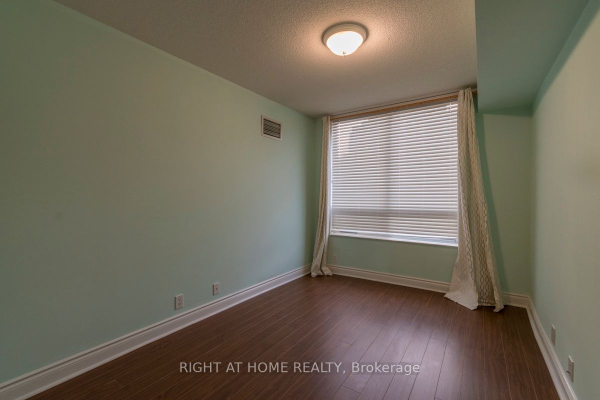 80 Harrison Garden Blvd, #316