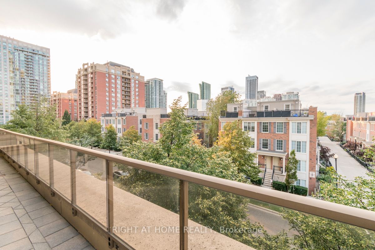 80 Harrison Garden Blvd, #316