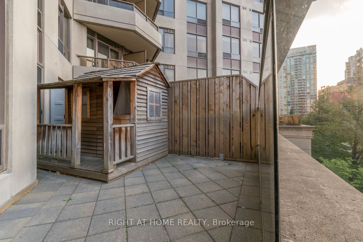 80 Harrison Garden Blvd, #316