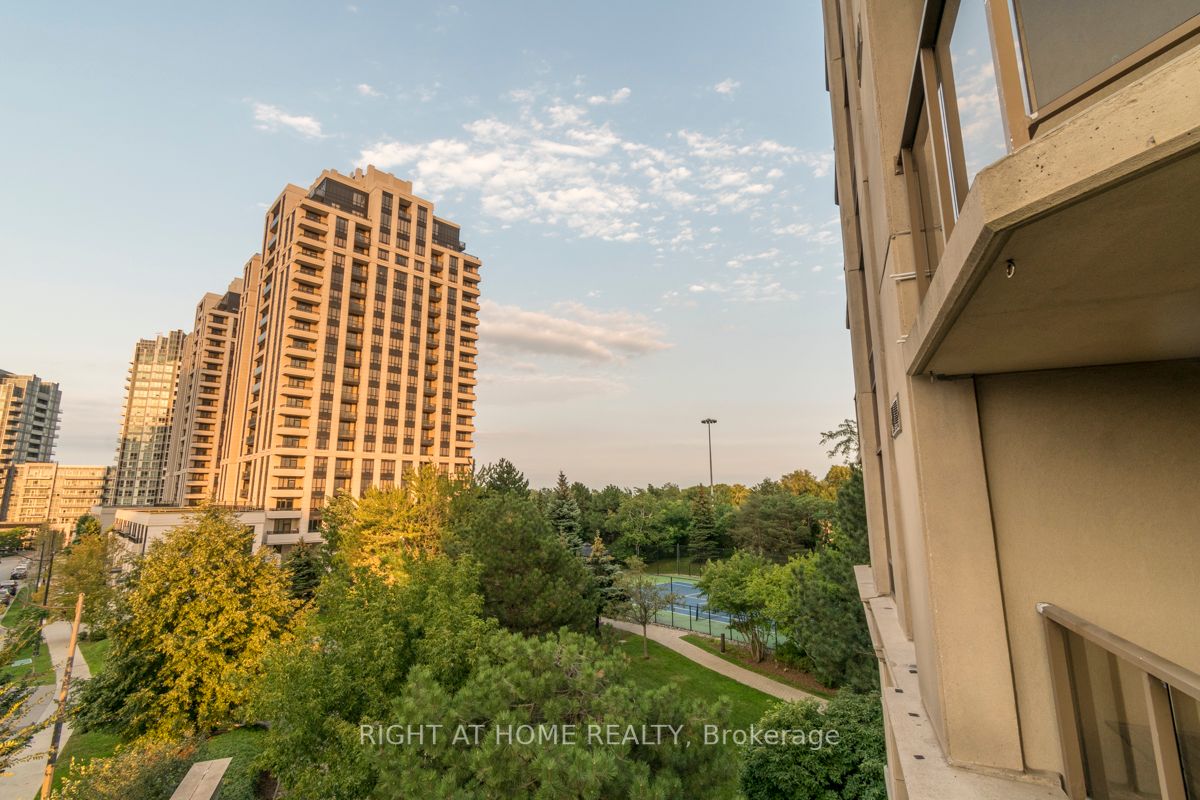 80 Harrison Garden Blvd, #316