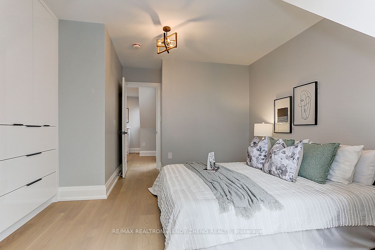 54 Montrose Ave
