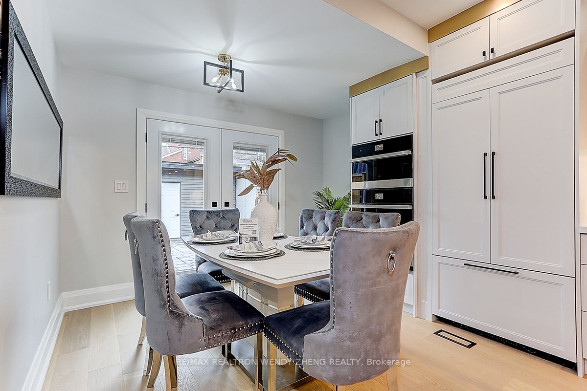 54 Montrose Ave