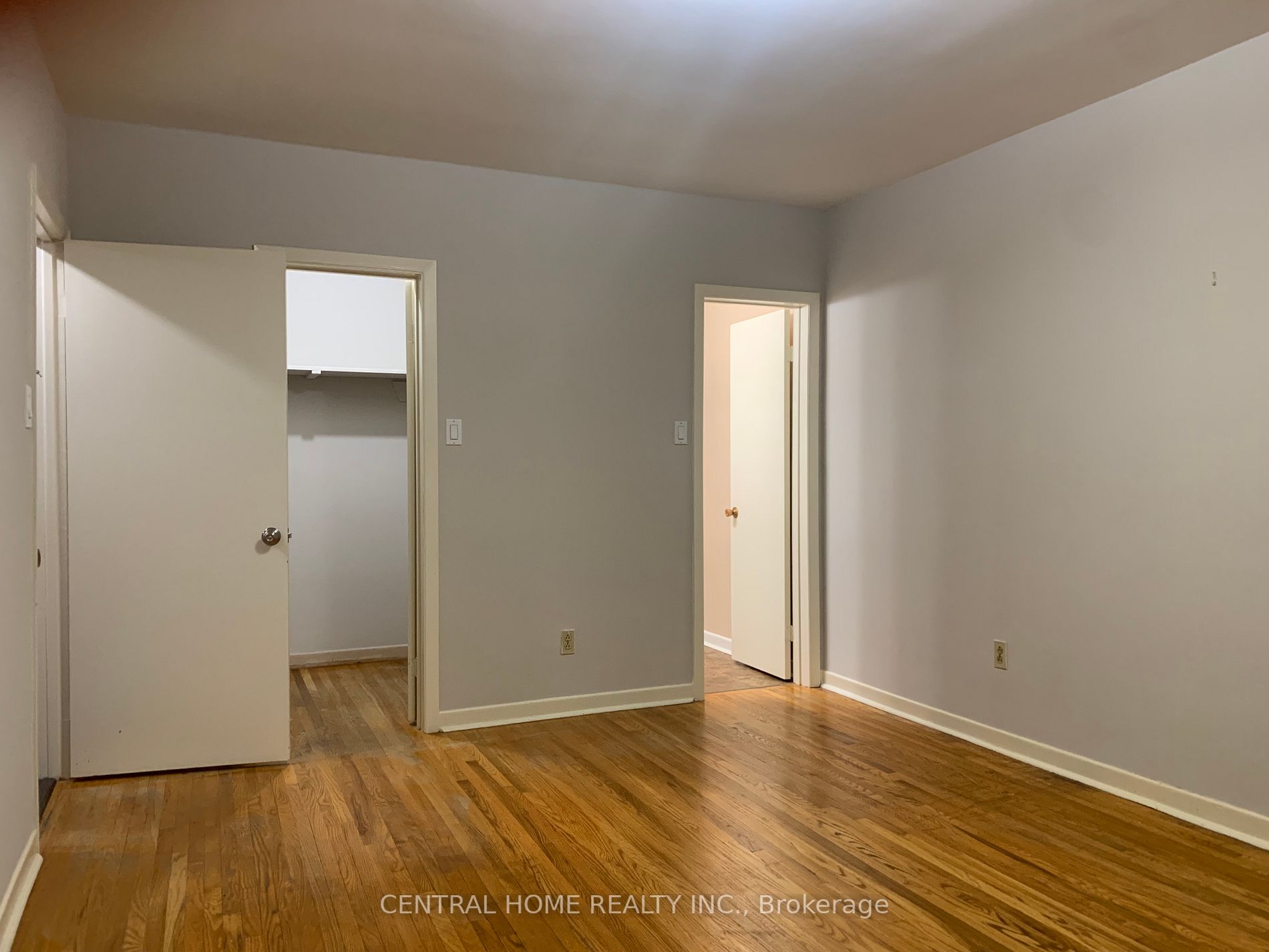 251 Poyntz Ave