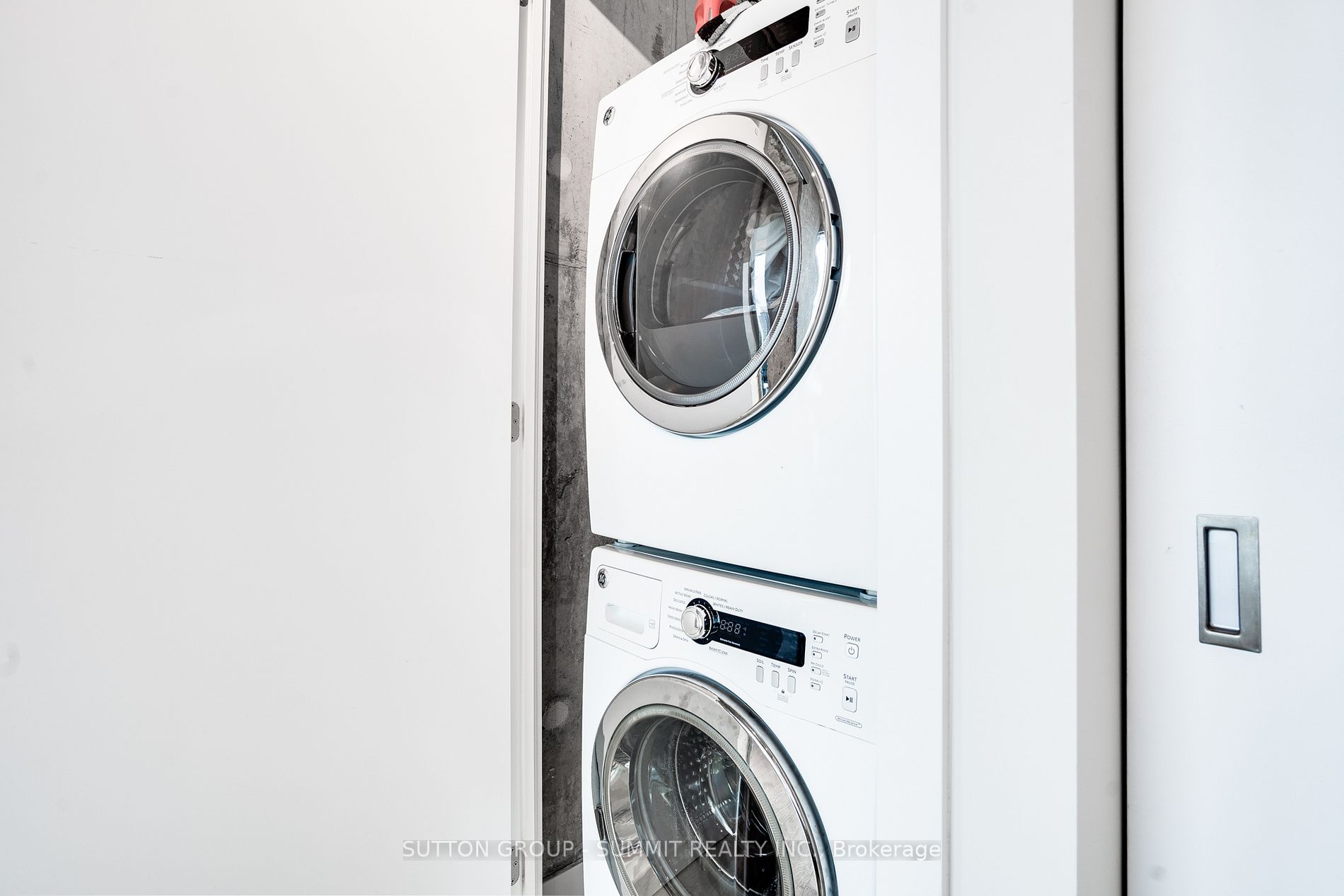 11 Charlotte St, #2501