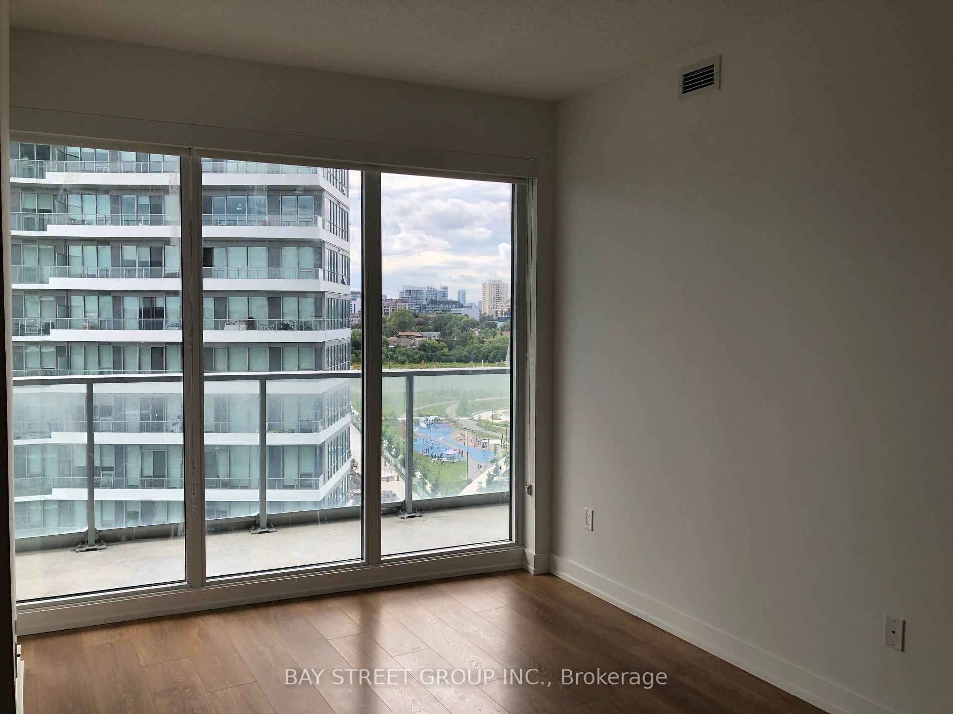 117 Mcmahon Dr, #1106
