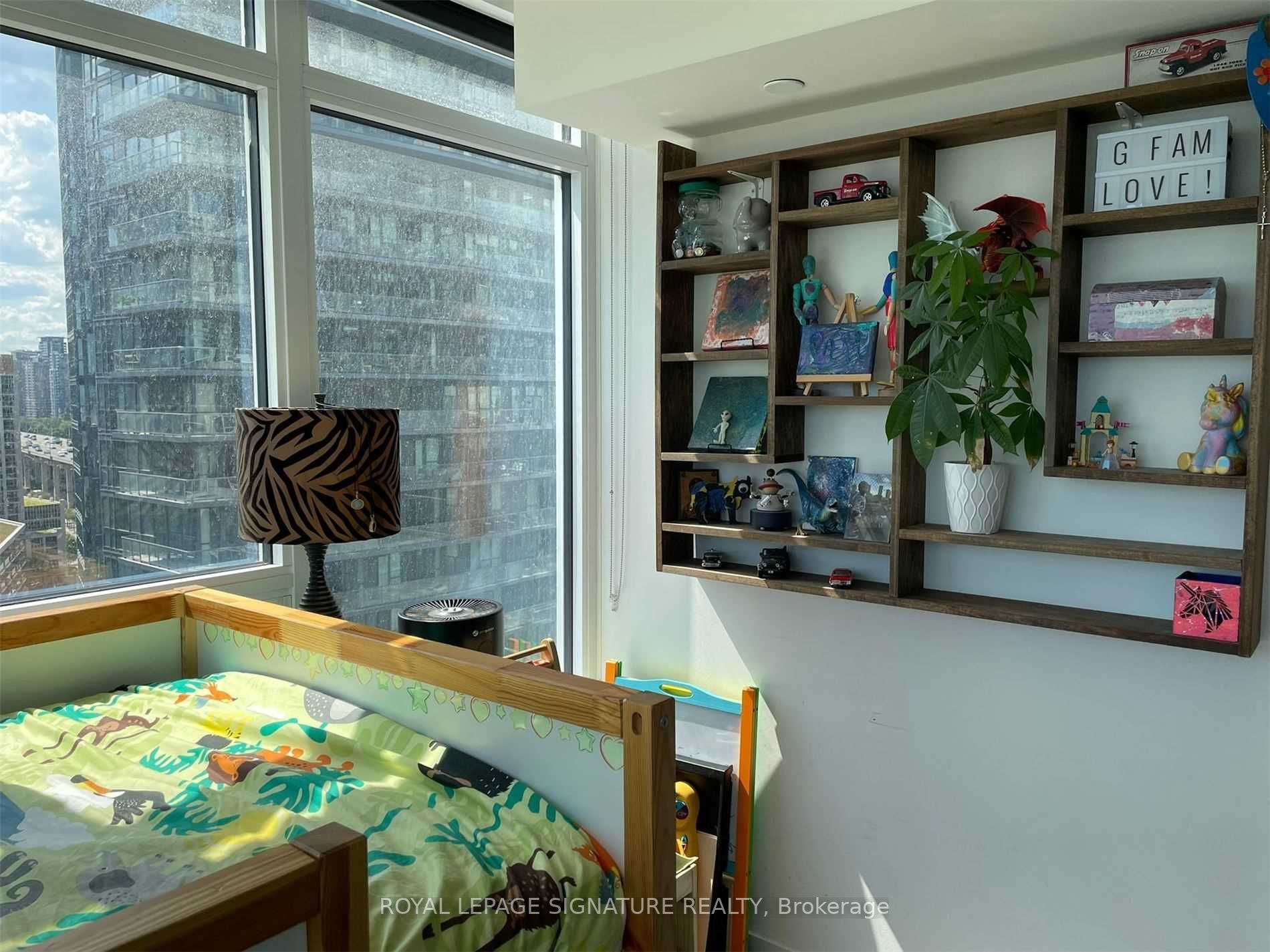 19 Bathurst St, #1812