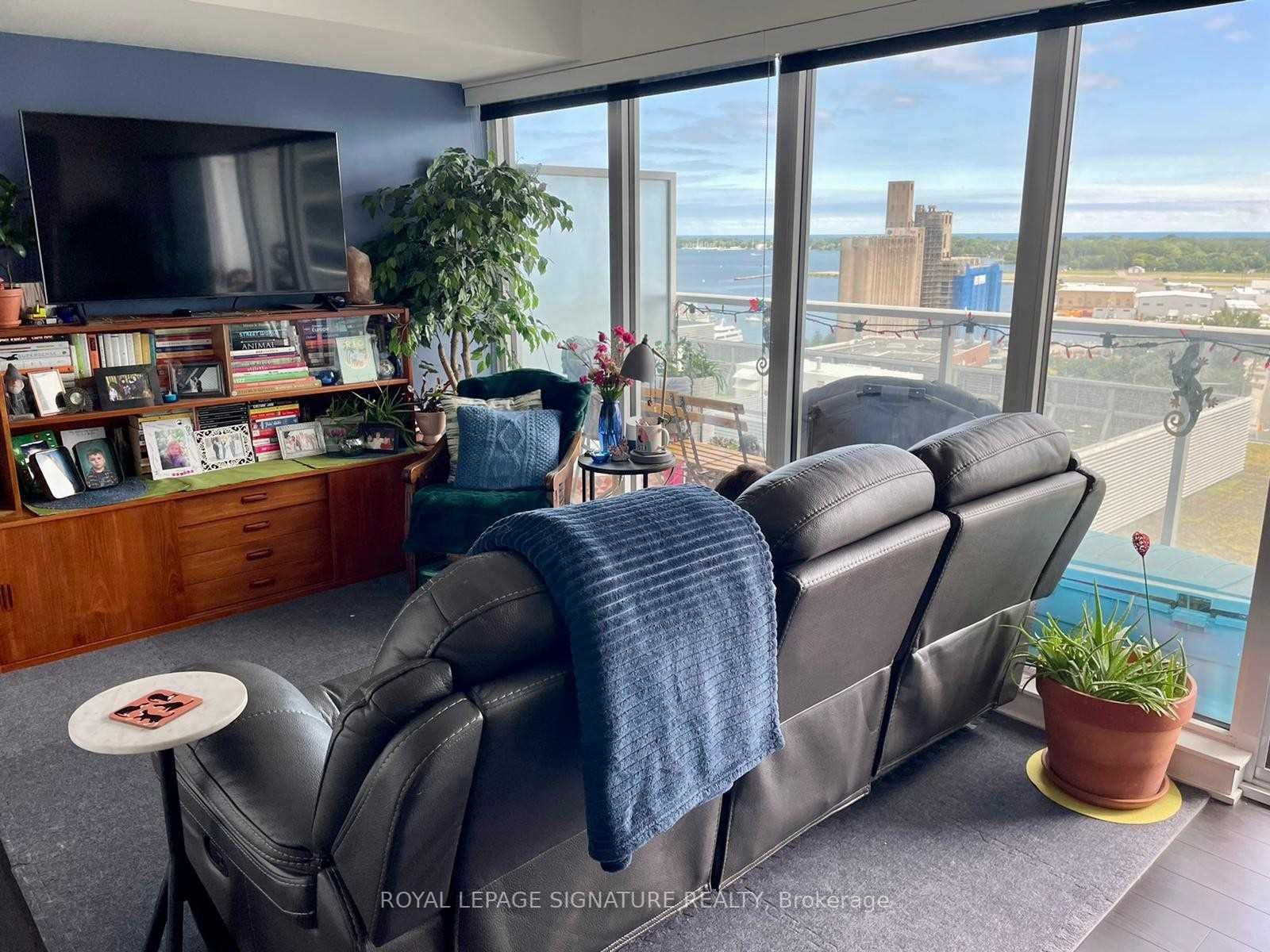 19 Bathurst St, #1812
