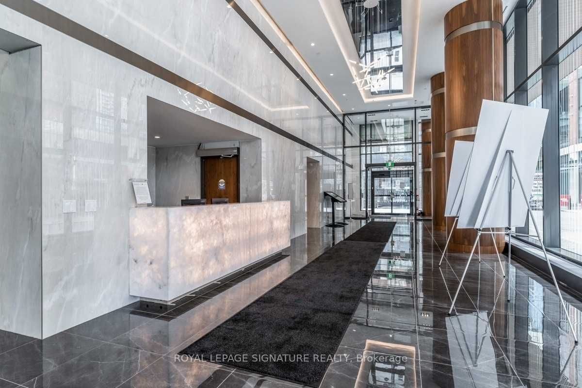 19 Bathurst St, #1812