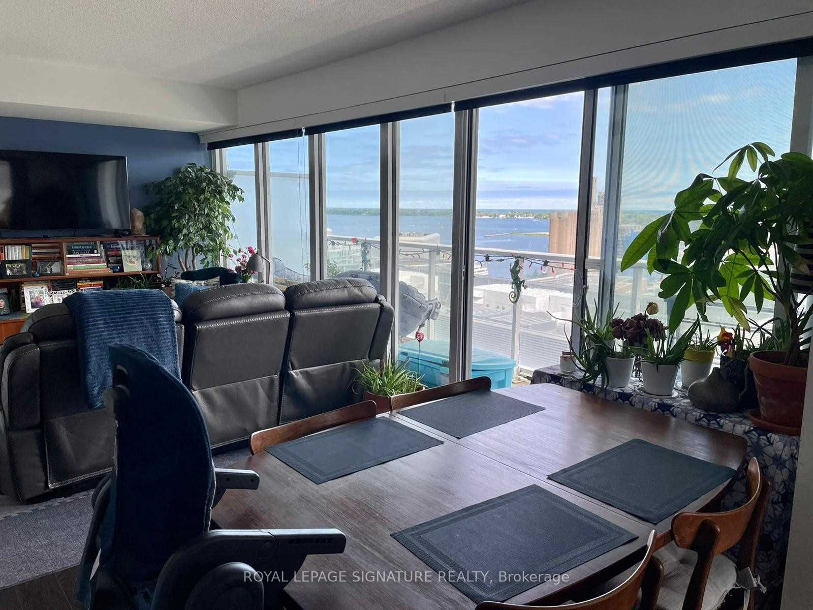 19 Bathurst St, #1812