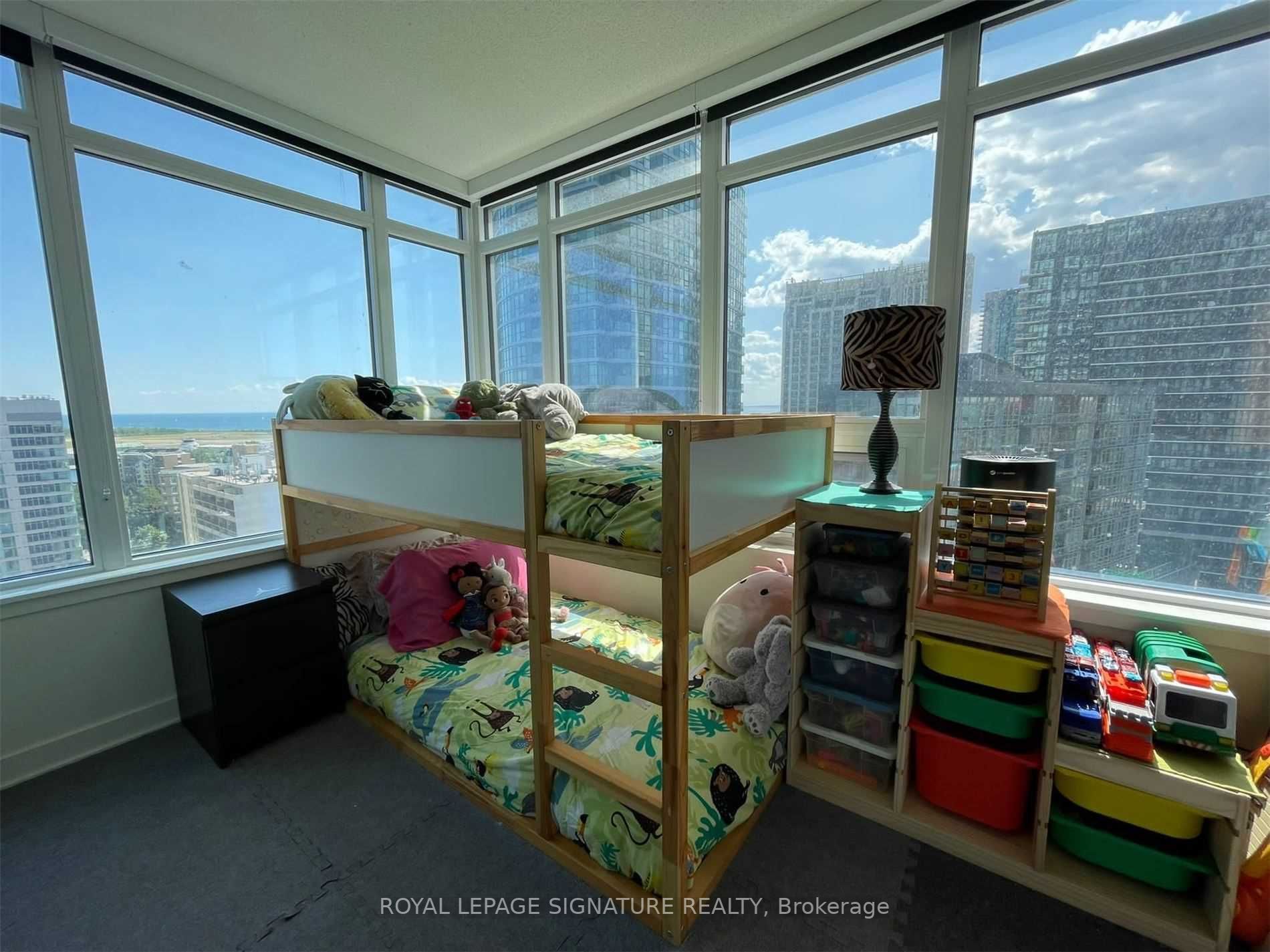 19 Bathurst St, #1812