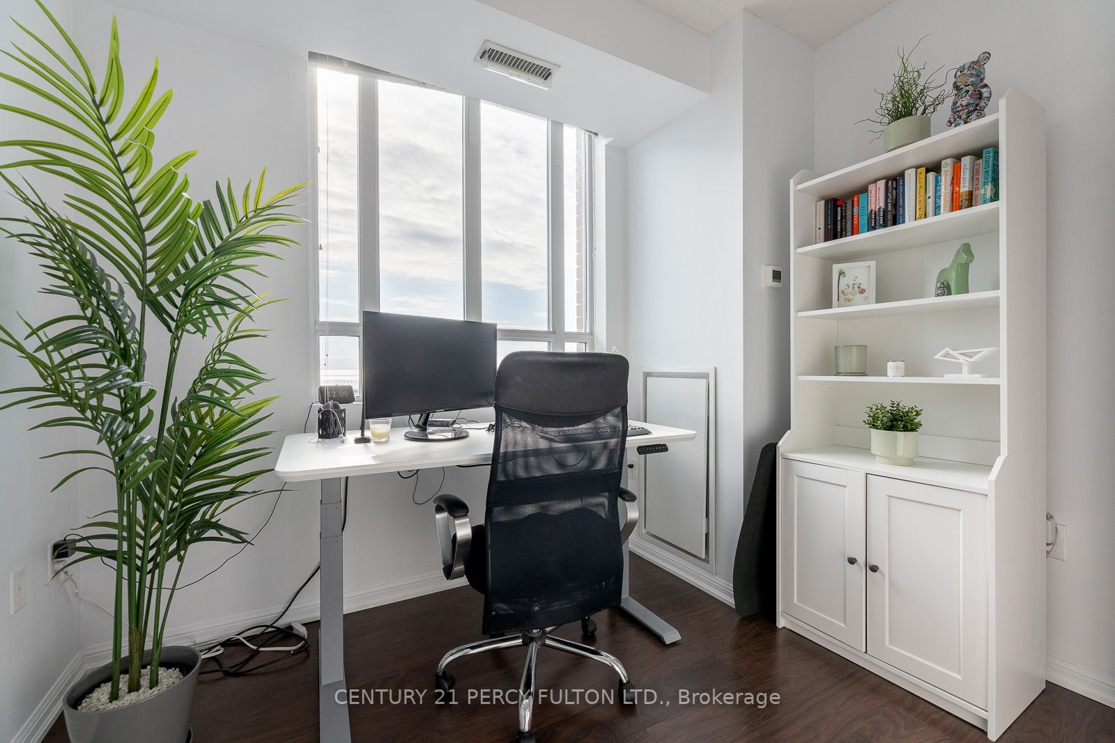 125 Western Battery Rd, #2210