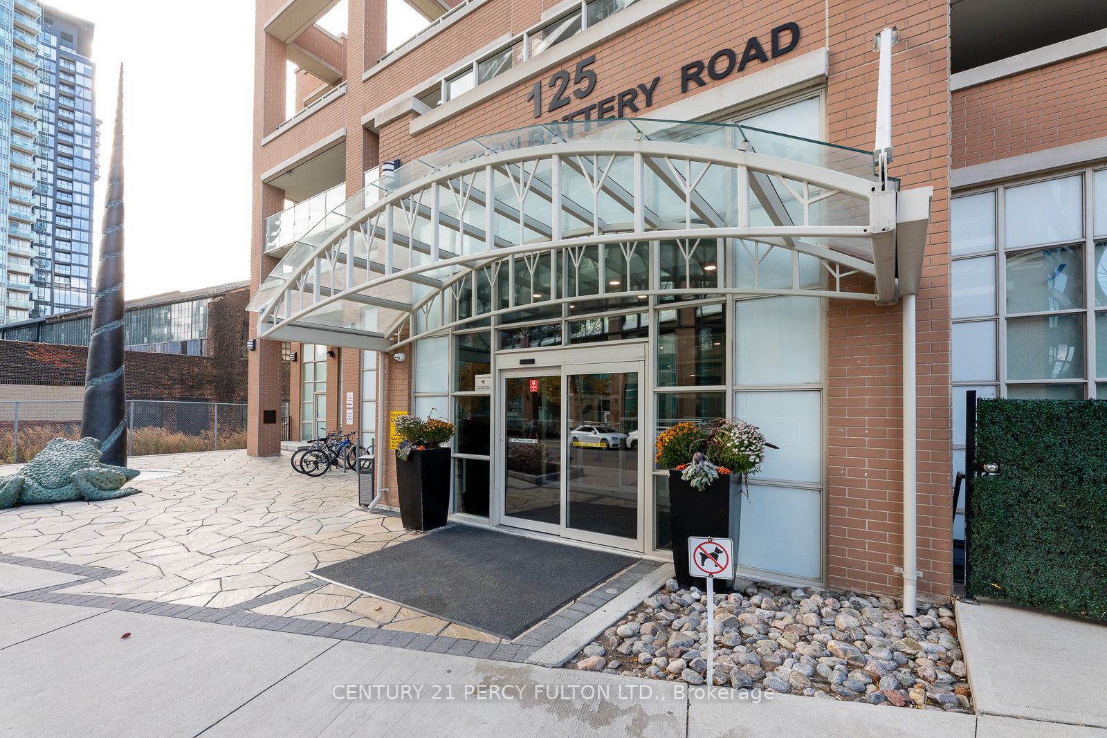 125 Western Battery Rd, #2210