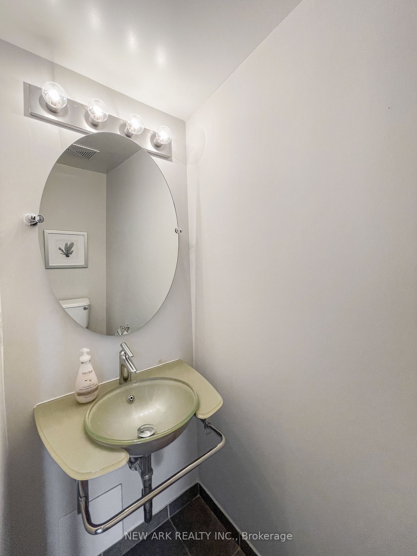 8 Scollard St, #304
