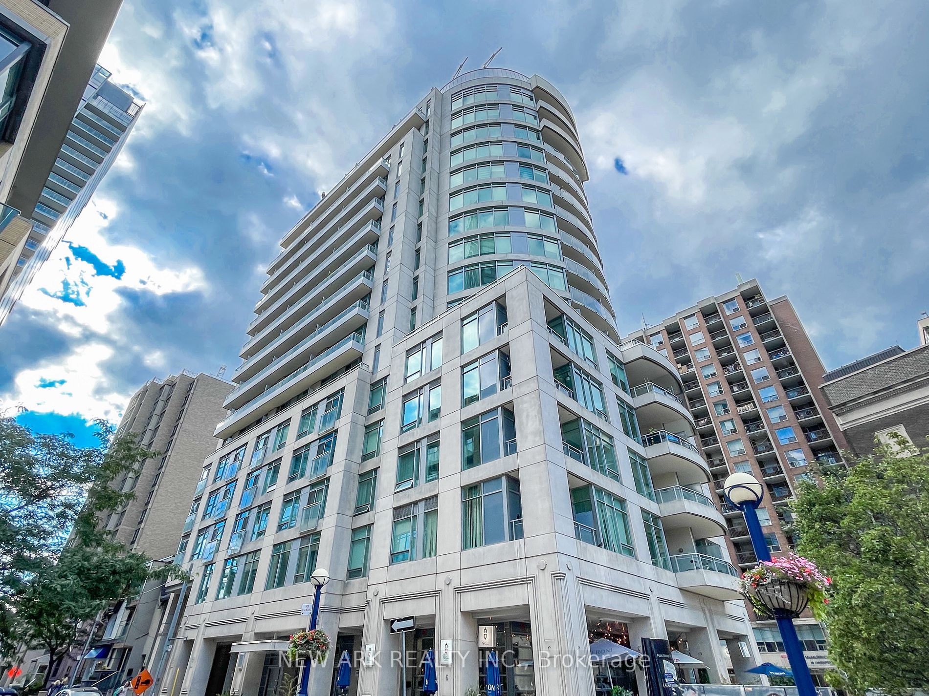 8 Scollard St, #304