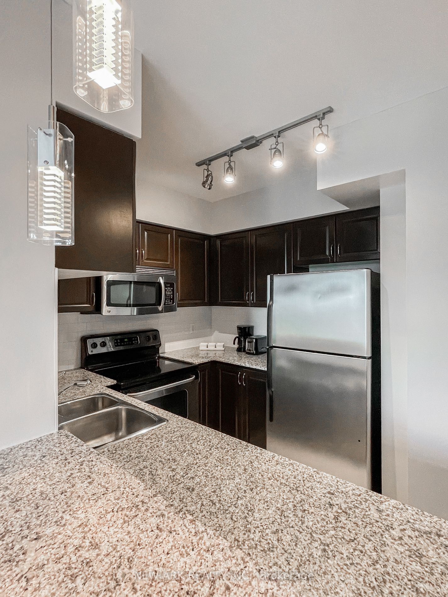 8 Scollard St, #304