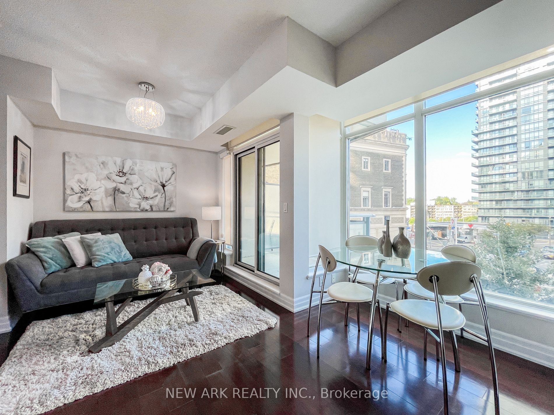 8 Scollard St, #304