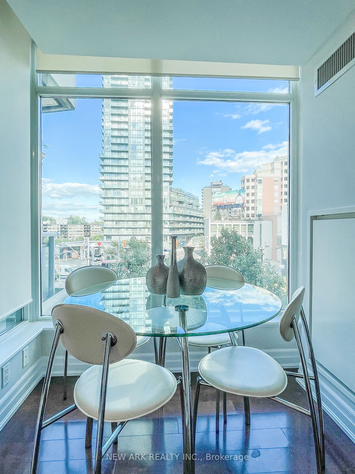 8 Scollard St, #304