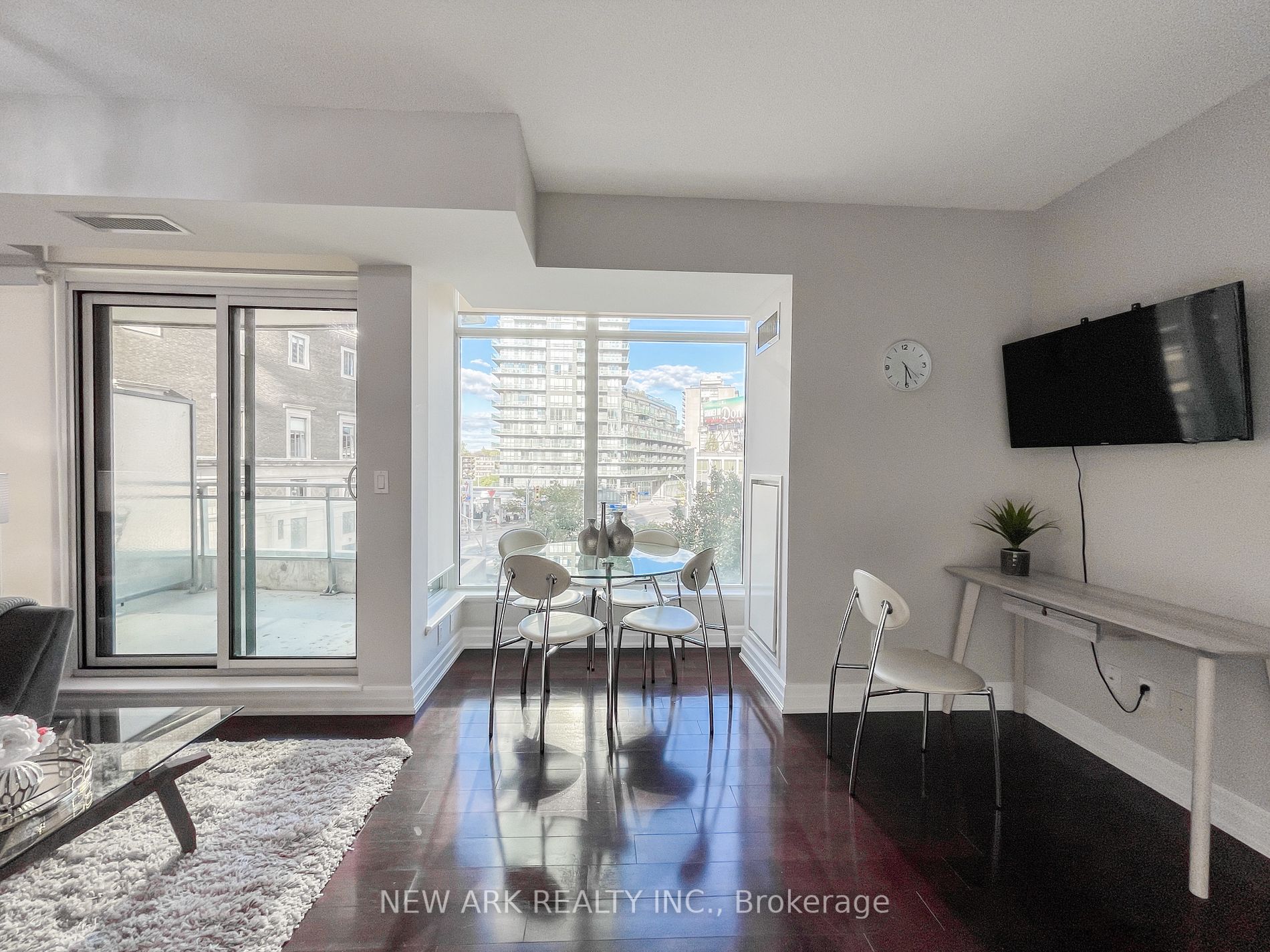 8 Scollard St, #304