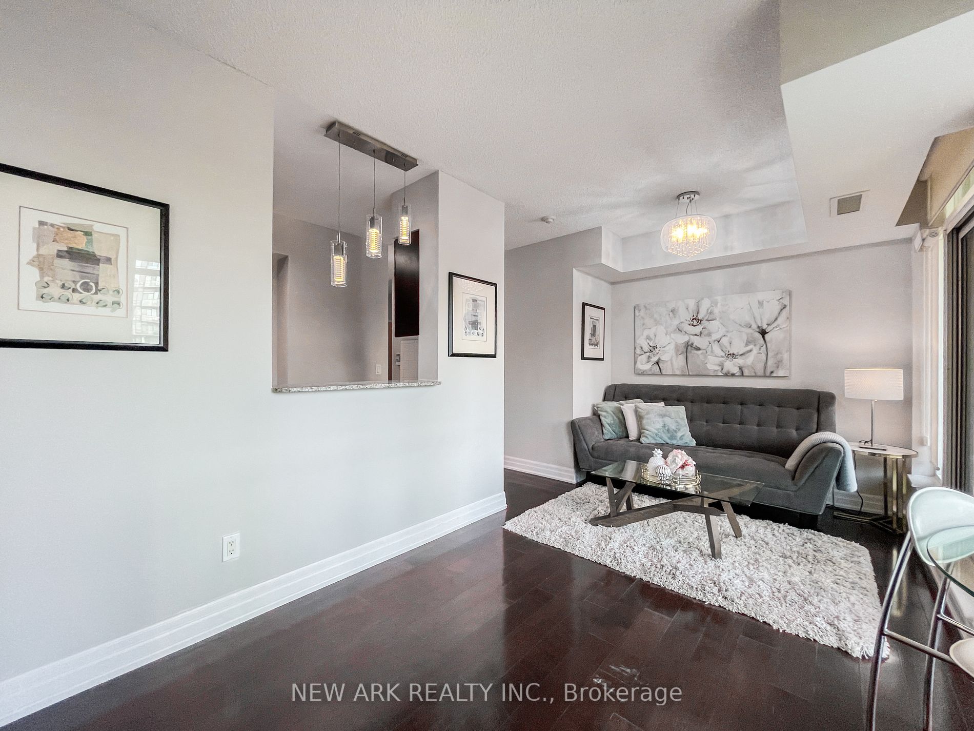 8 Scollard St, #304