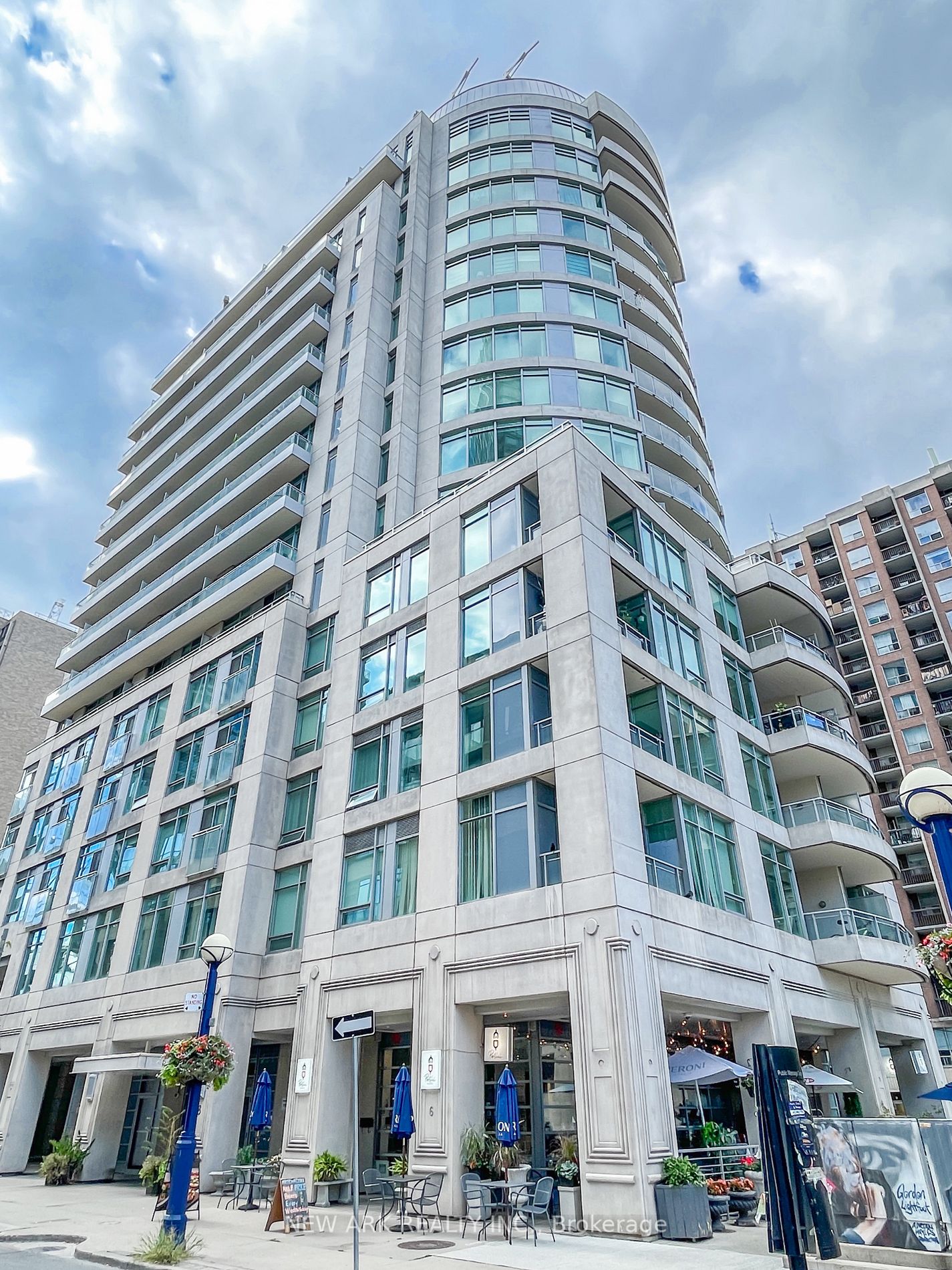 8 Scollard St, #304
