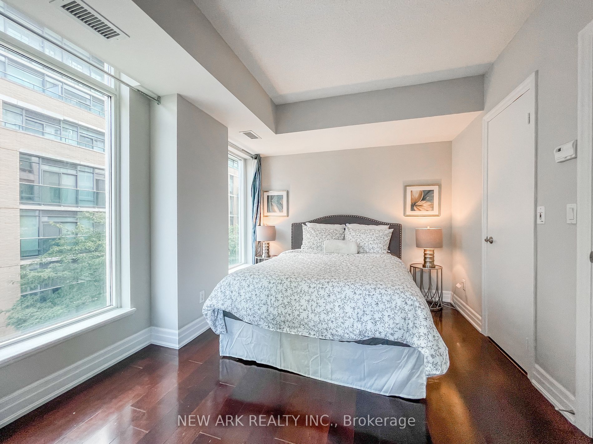 8 Scollard St, #304