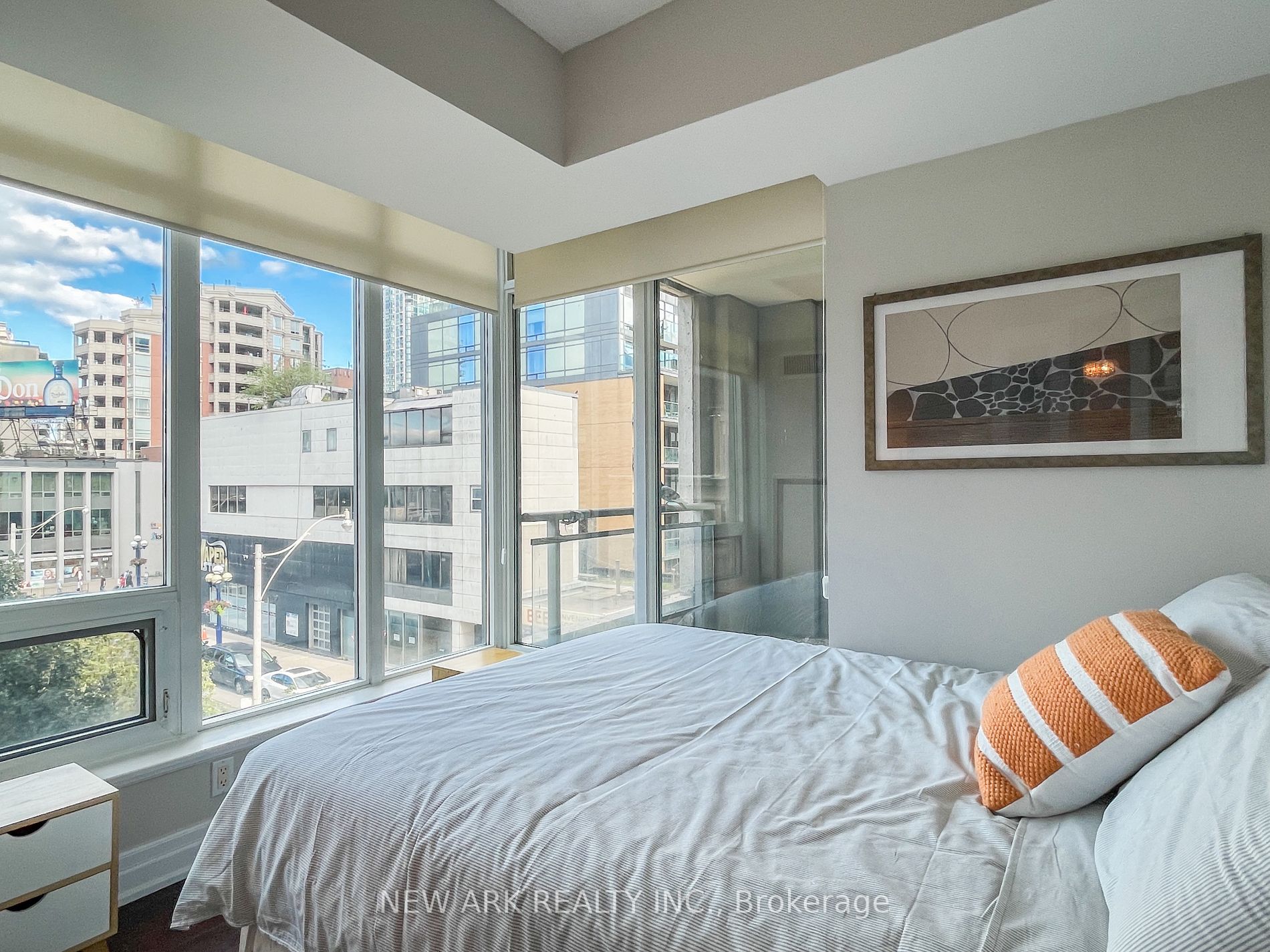 8 Scollard St, #304