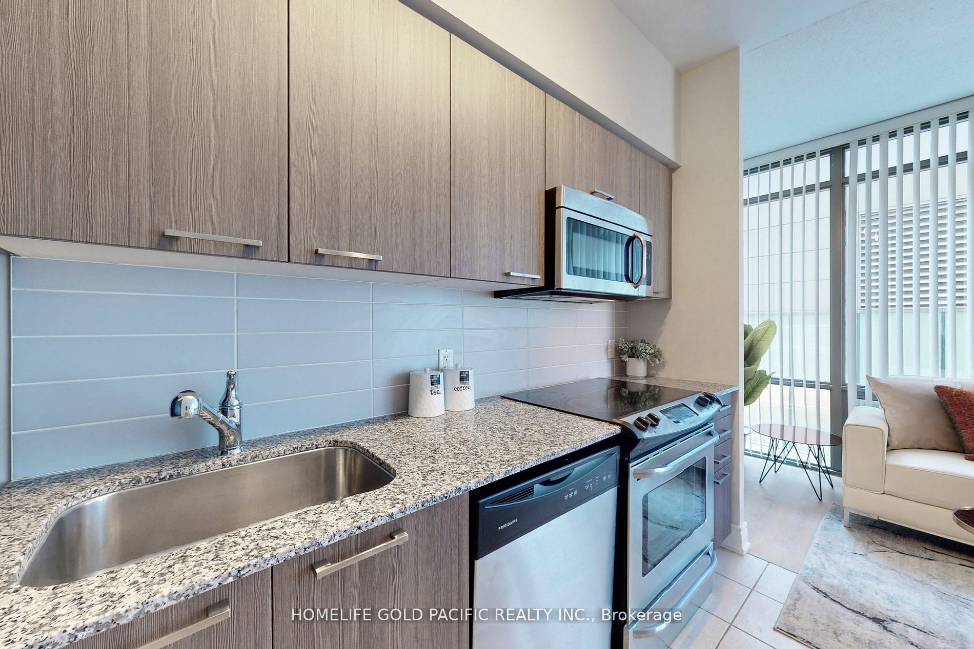 832 Bay Street, #1202
