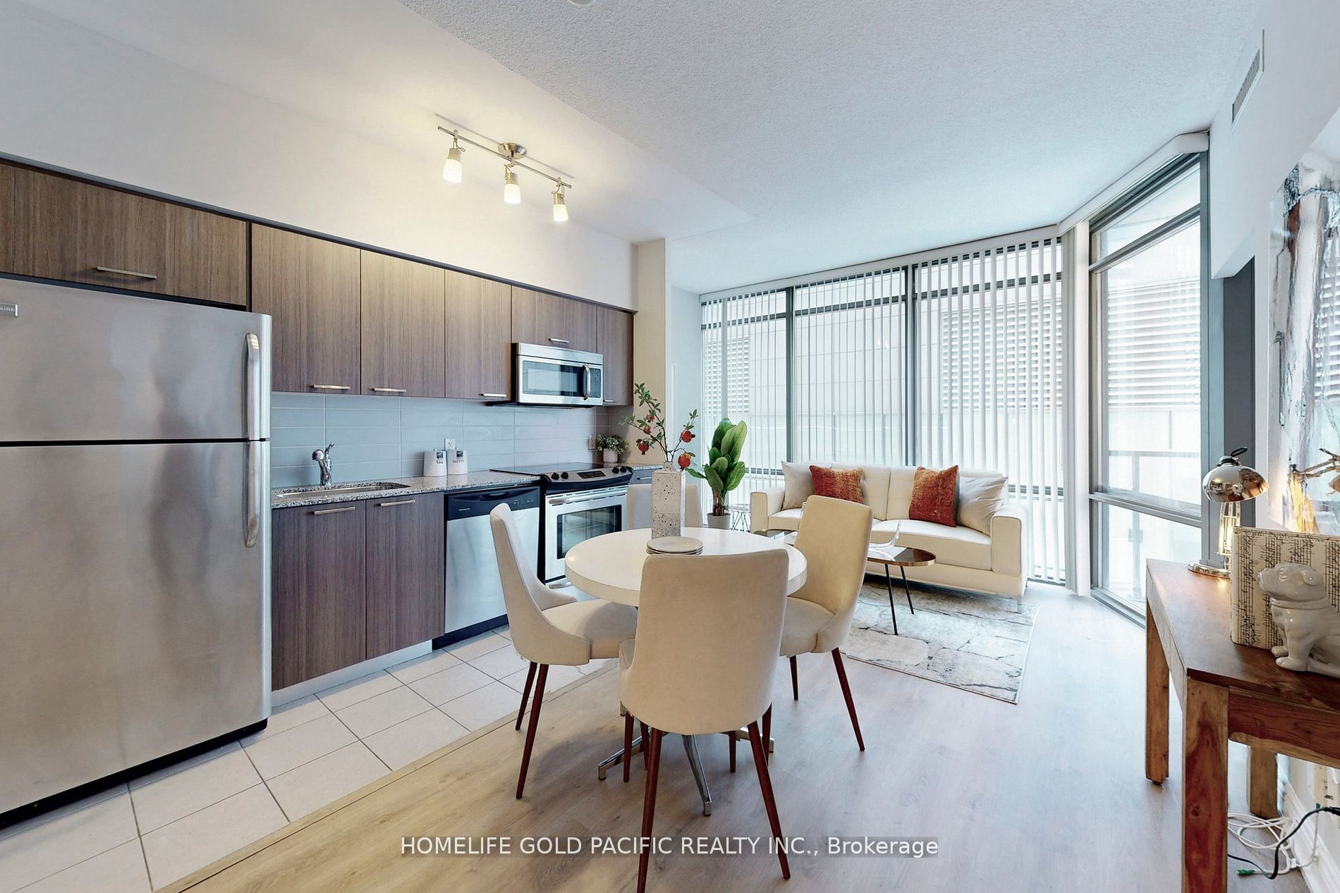 832 Bay Street, #1202