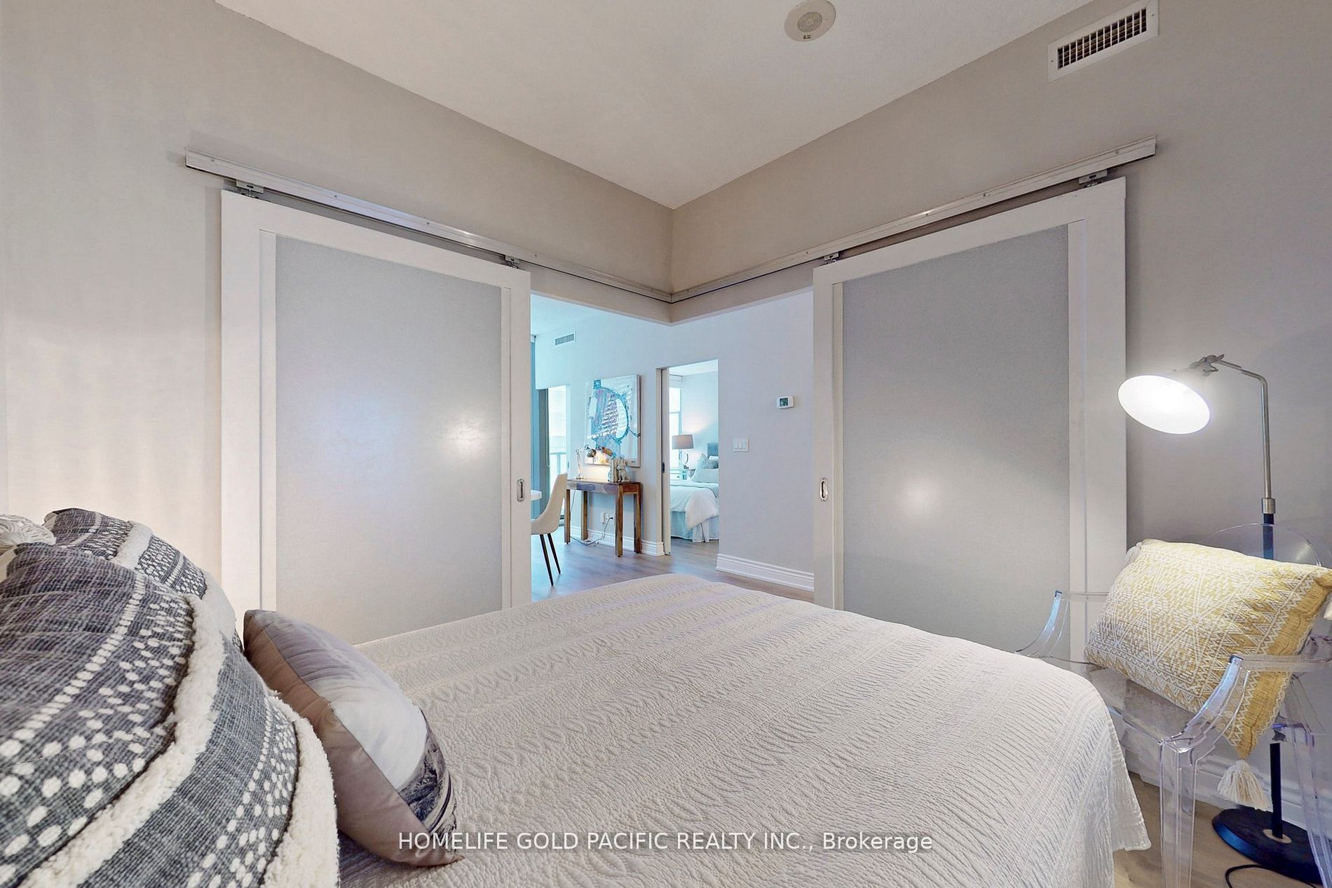832 Bay Street, #1202