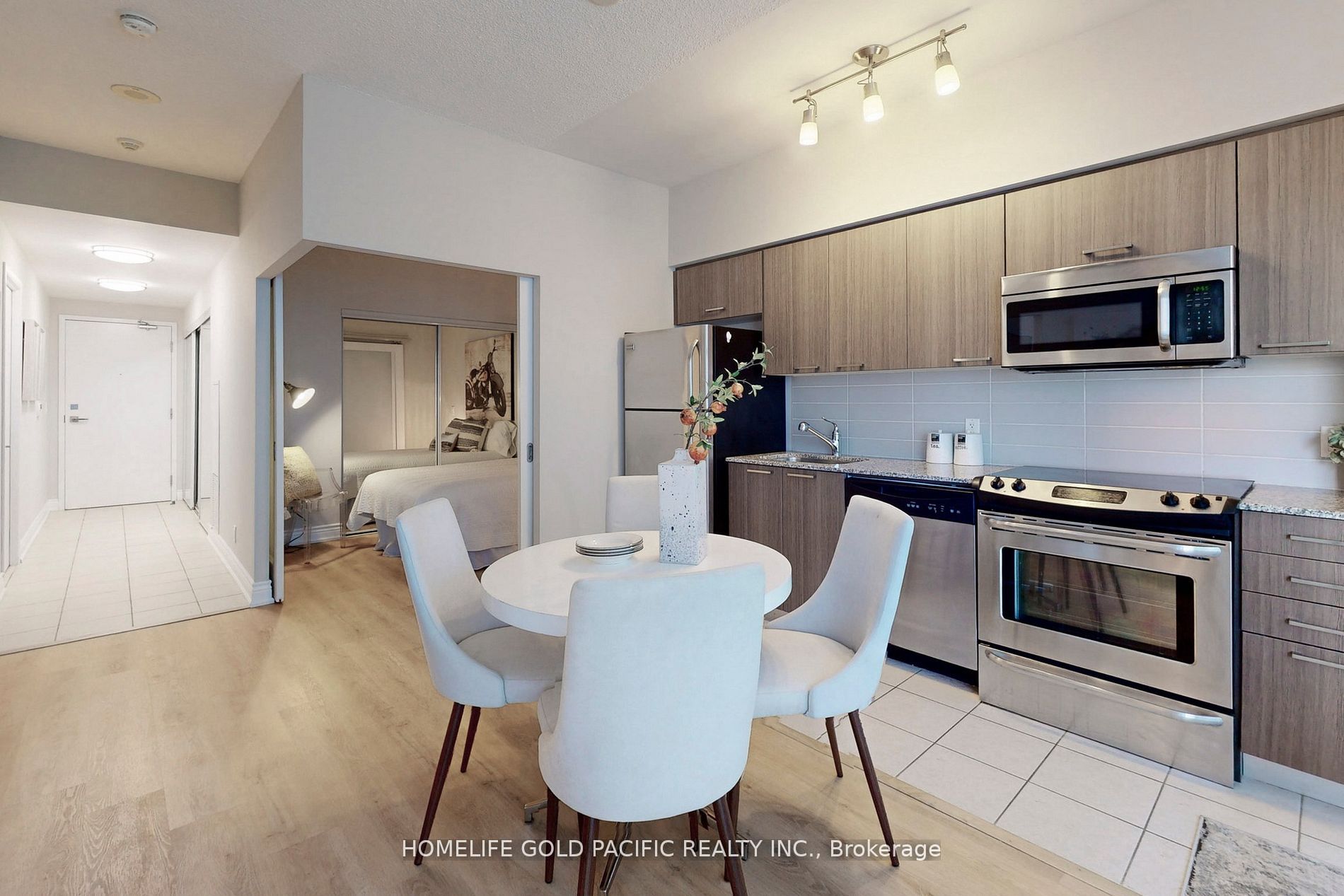 832 Bay Street, #1202