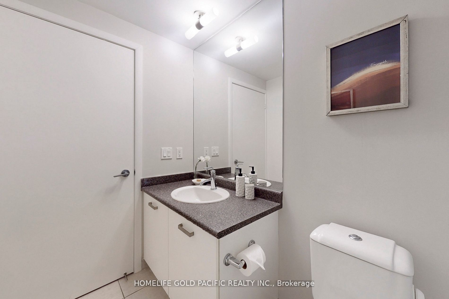 832 Bay Street, #1202