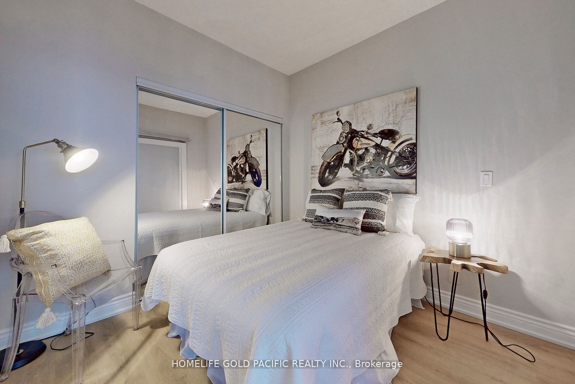 832 Bay Street, #1202