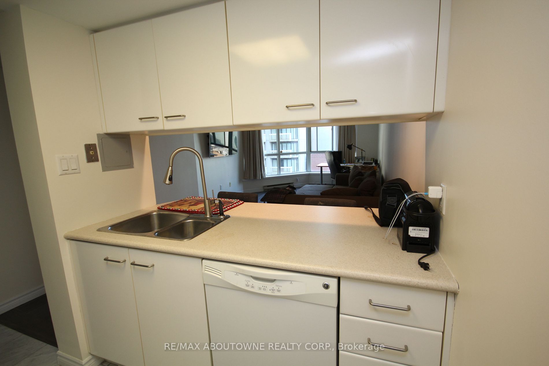38 Elm St, #809
