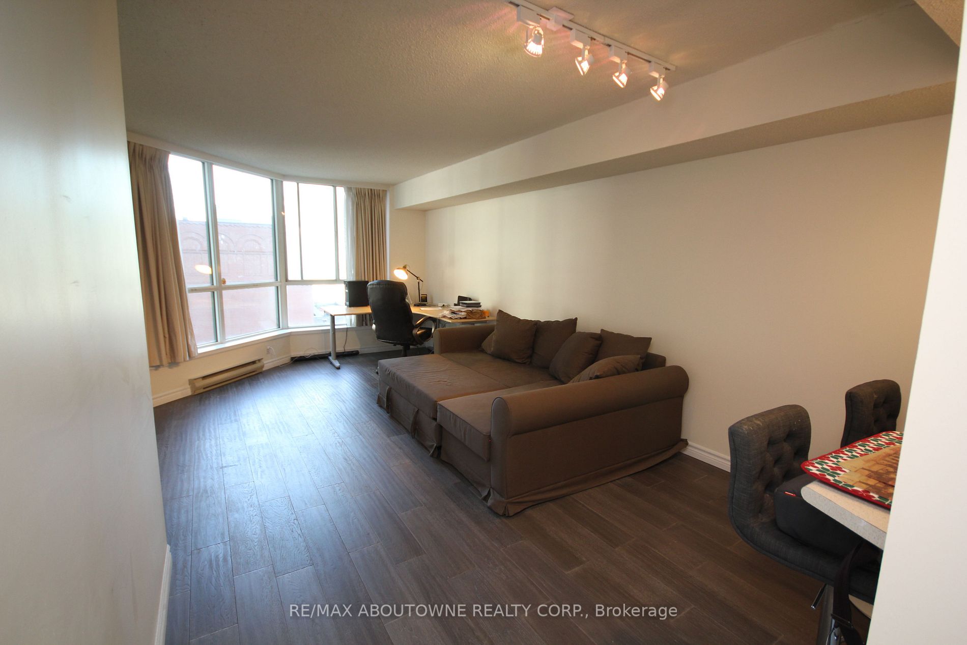 38 Elm St, #809